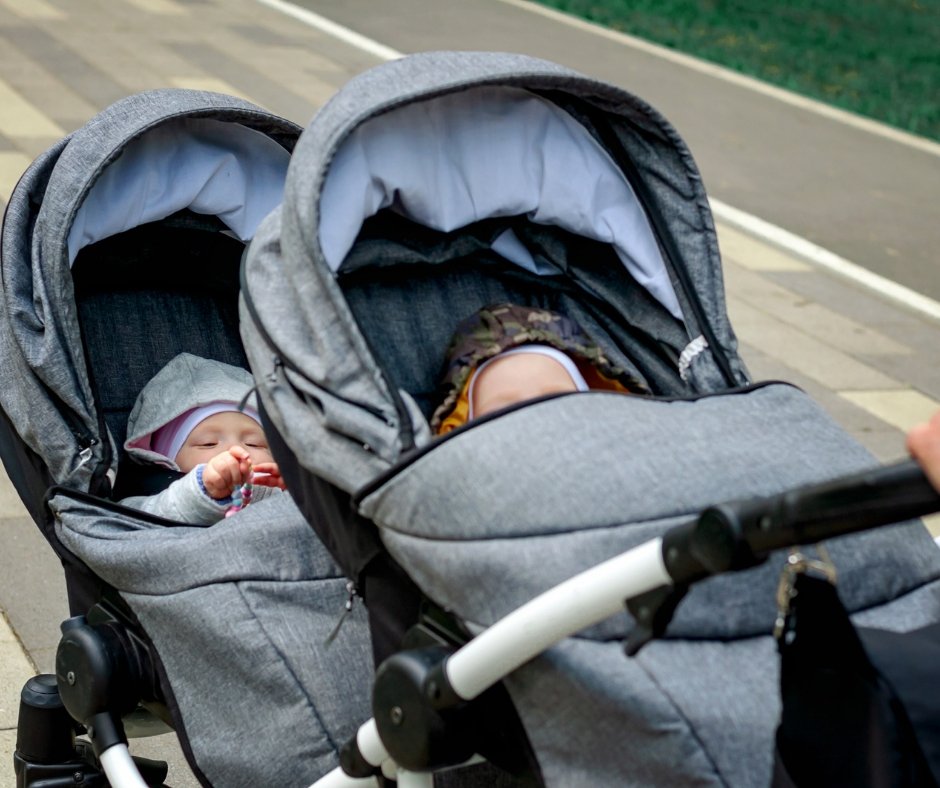 Comparativo dos melhores modelos de carrinho de bebê para gêmeos, incluindo Graco Ready2Grow, Joie Aire Twin e Galzerano Doppio II.